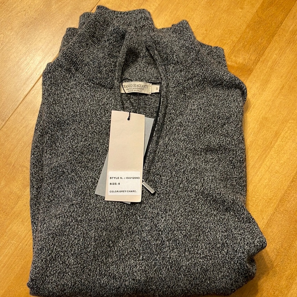 New with tags- Franco Biagianti men’s cashmere sweater size small
